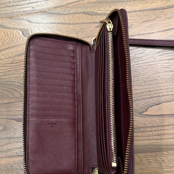 Tory Burch Robinson Zip Continental Wallet in Burgundy - Picture 6 of 6
